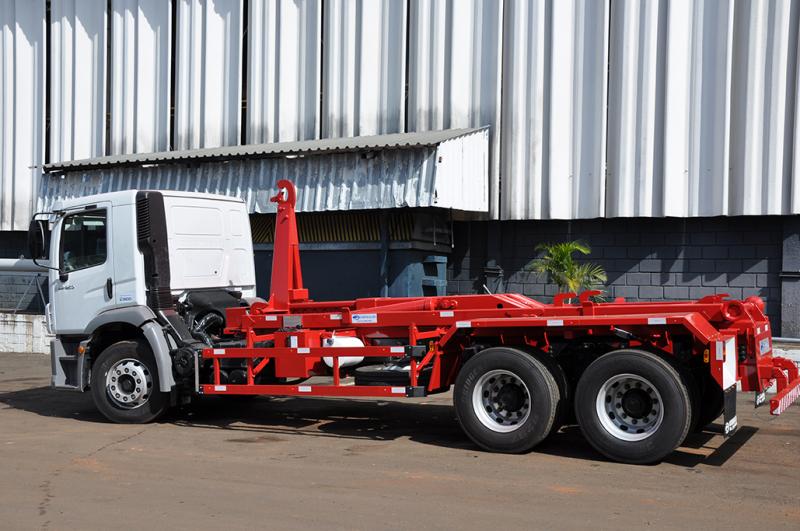 Máquinas: Caminhão Roll On Roll OFF (Grimaldi) - Sinop MT