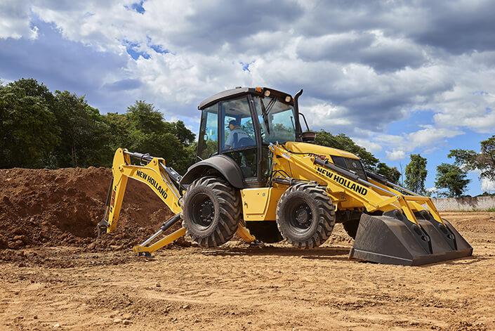 Máquinas: Retro Escavadeira New Holland B95B Gabinada 4x4 - Sinop MT